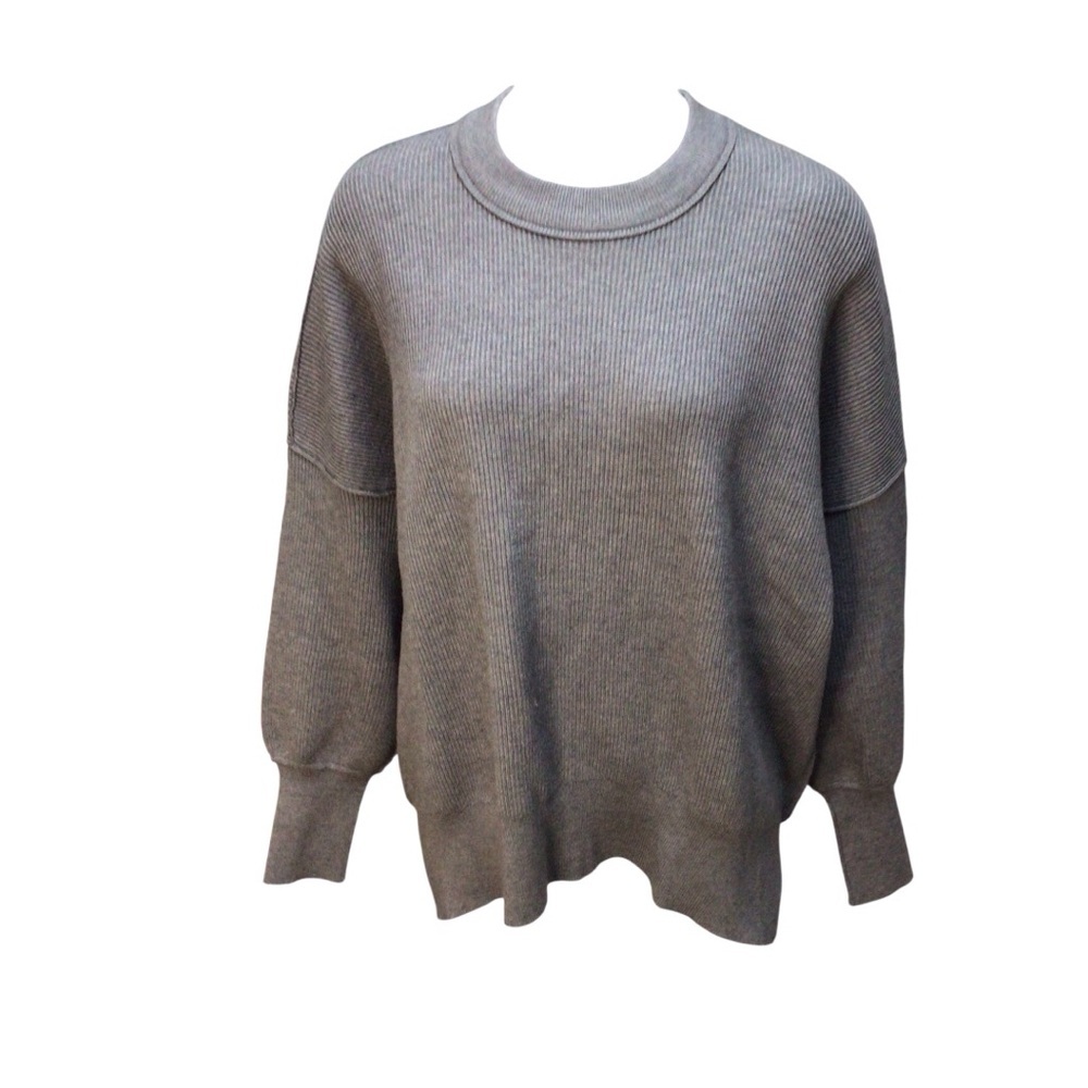 Classic Gray Crew Neck Sweater with Timeless Design